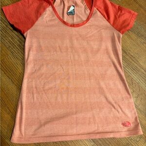 Women’s The North Face shirt small